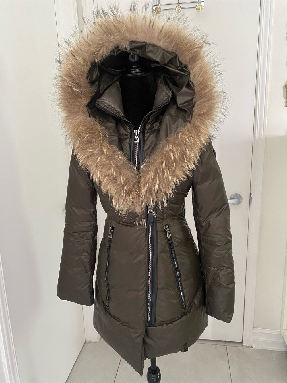 RUDSAK Duck Down Short Puffer Coat Khaki/Green w Fur trimmed hood Size X-Small